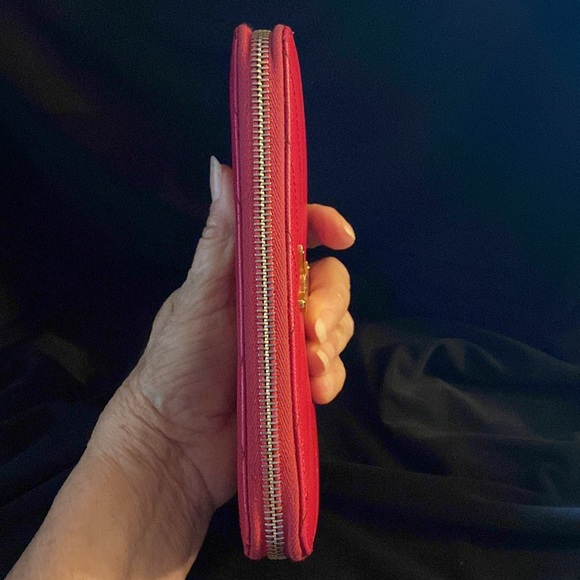 Yves Saint Laurent (YSL) Matelasse Grain de Poudre Leather Zip Wallet - Picture 5 of 14